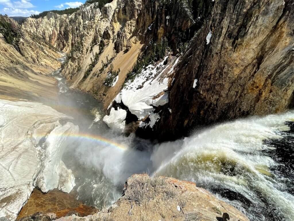 藍天、峽谷、瀑布、彩虹